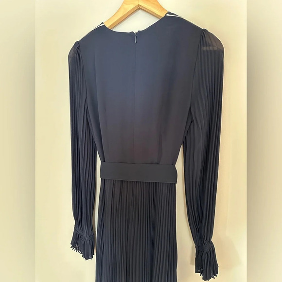 NEW Reiss Priya  Pleated Belted Midi Dress in Navy Cream | size UK 6 / US 2 / XS - Picture 7 of 9